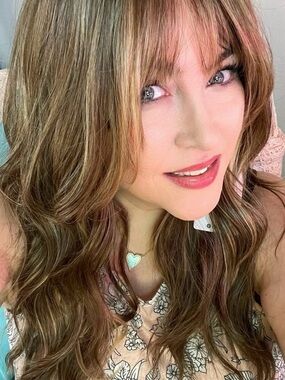 Women’s Brown Wavy Hair Wig with Bangs - JB Extensions Claire Hazelnut